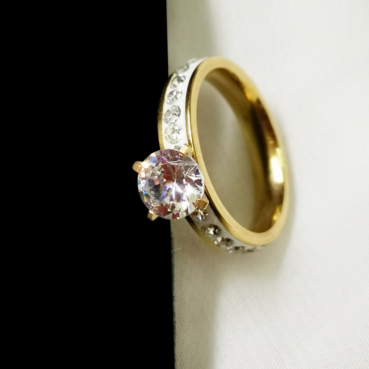 Womens Stainless Steel Flower Ring With Zircon Inlay And Diamond Point Design Floral Jewelry Band Fashion Ring