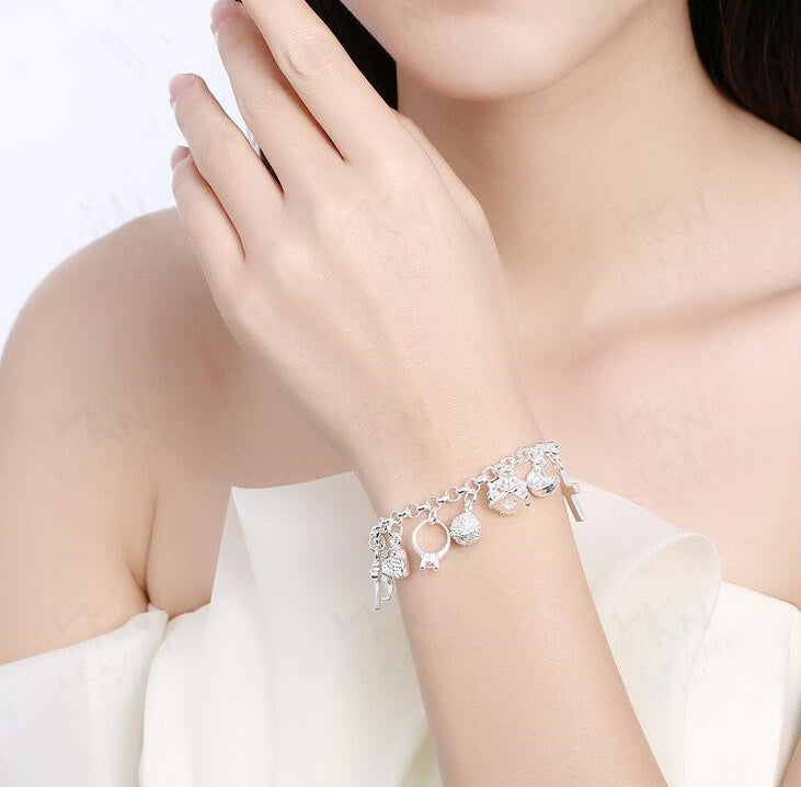 Womens Silver Plated Crystal Charms Bracelet Elegant Design Jewelry For Girls And Women Durable Bracelet Shine