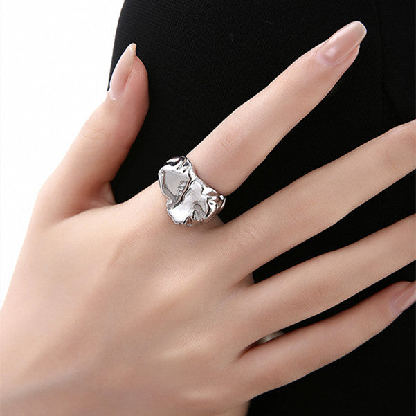 Women's Fashion Ring Electroplated Silver Alloy Ring for Her Pleated Band Ring Elegant Jewelry Gift for Women and Girls Daily Wear Fashionable Accessory