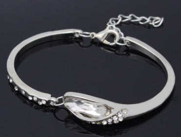 Austrian Crystal Bracelet with Elegant Glass Shoes Design Inspired by Korean Fashion For Womens Jewelry For Daily Use