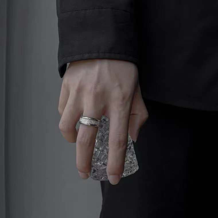 Metal Ring Titanium Steel Band With Silver Thread Accent And Black Ring For Men And Women Fashion For Daily Wear