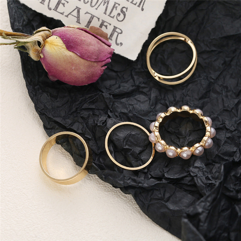 Retro Inlaid Pearl Ring Set Four Piece Golden Metal Rings Baking Varnish Finish Fashion Jewelry Set Accessory