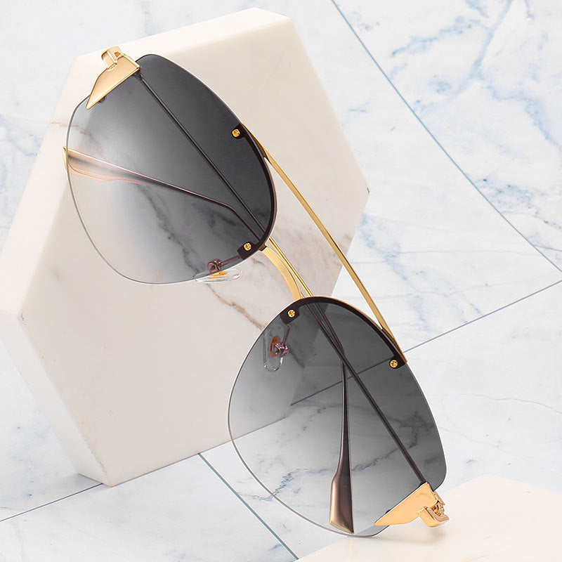 Womens Sunglasses UV400 Protection AC Lenses PC Frame Trendy Street Wear Everyday Fashion Lightweight Daywears