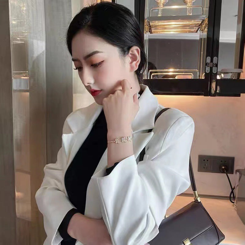 Womens Butterfly Bow Bracelet Copper Electroplated Finish Adjustable Chain Jewelry Gift European Design Timely