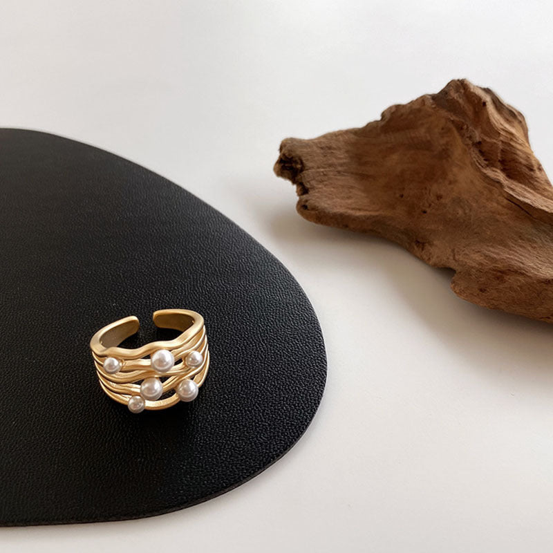 Womens Irregular Metal Pearl Ring With Geometric Design Electroplated Fashion Jewelry Accessory Durable Sparkle