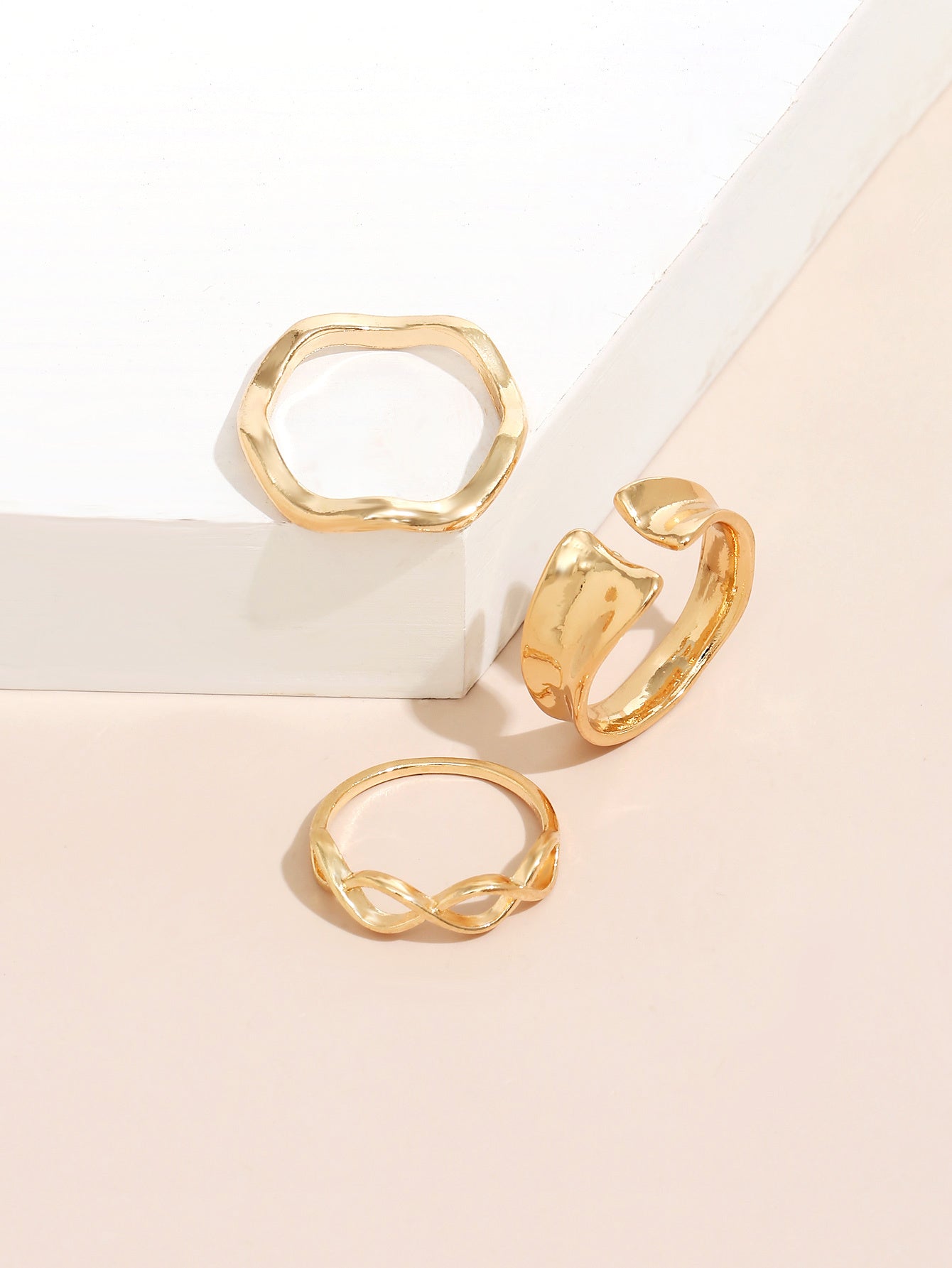 Womens Fashion Rings Set Geometric Wave Hollow Zinc Alloy Rings For Women Holiday Gift Korean Style Ideal Gift