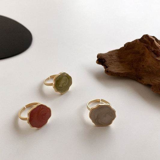 Retro Temperament Joker Irregular Ring Metal Adjustable Opening Red Green Off White Color Size Temperament Red