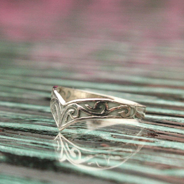 Unisex Crown Ring Fashion Electroplated Alloy Luminous Geometric Pattern Vintage Carved Ring Birthday Gift Stylish