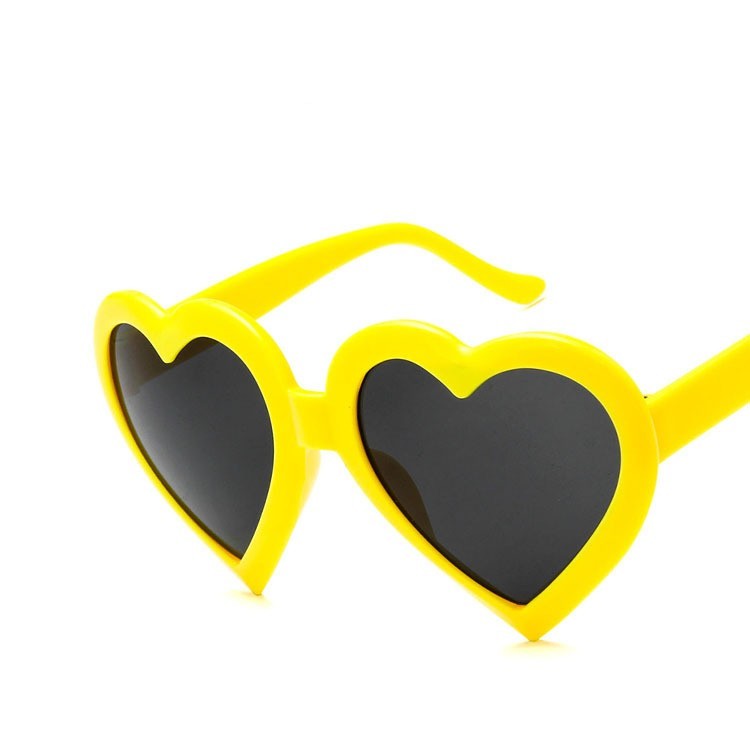 Kids Heart Shaped Sunglasses for Children Trendy Full Rim Eyewear Bright Red Pink Black UV Protection for Daily Play