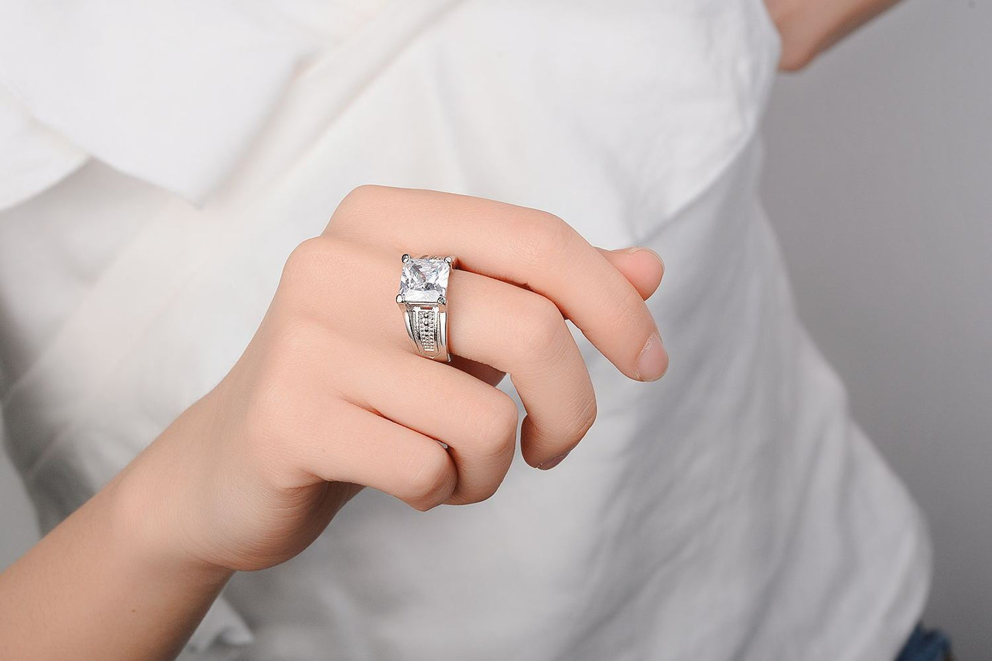 Womens Titanium Steel Ring Heart Shaped Fashion Jewelry Simple Electroplated Ring For Her Girls Gift Size 7 8 9 10 White