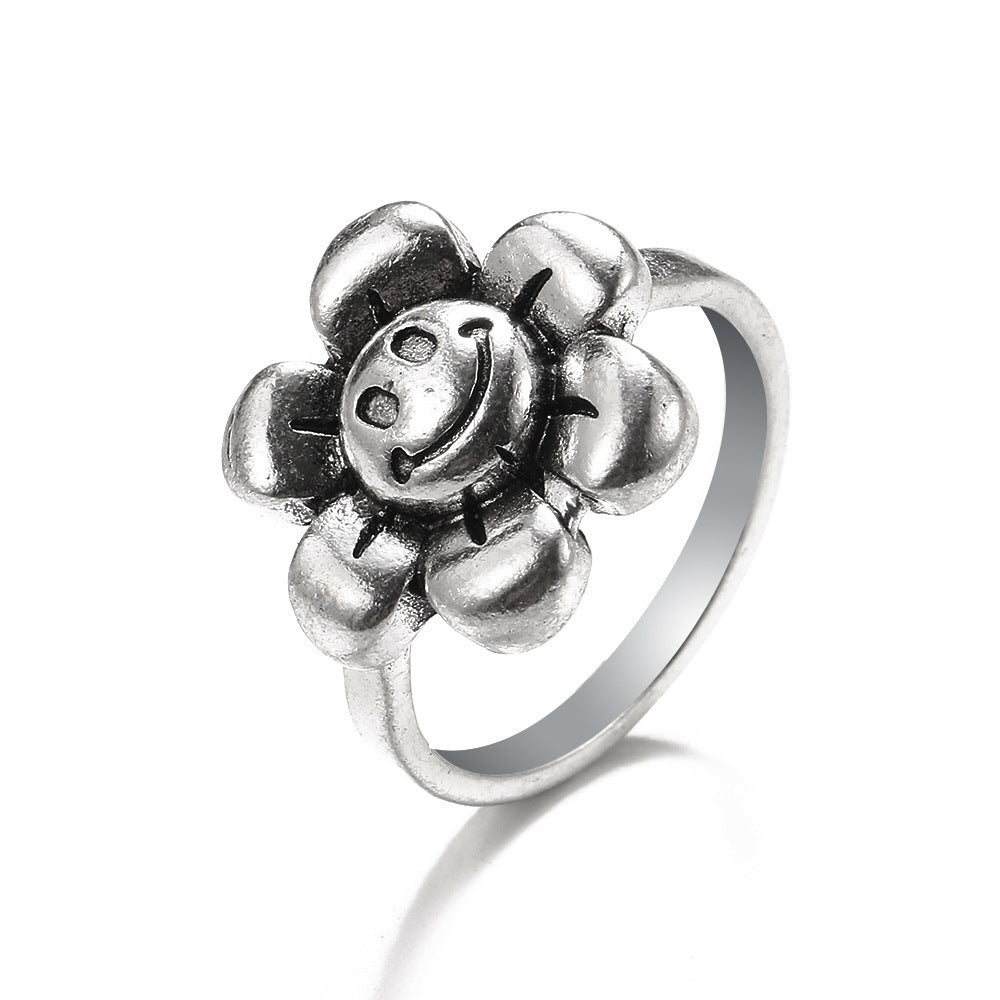 Unisex Heart Shaped Ring With Butterfly Or Spider Accent And Rose Skull Details Fashionable Accessory In Fashion