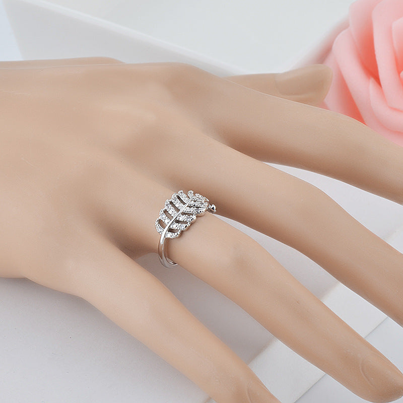Womens LeafDesign Ring Zircon Inlaid Copper AAA Jewelry Exquisite Polished Delicate Everyday Wear Gift For Her