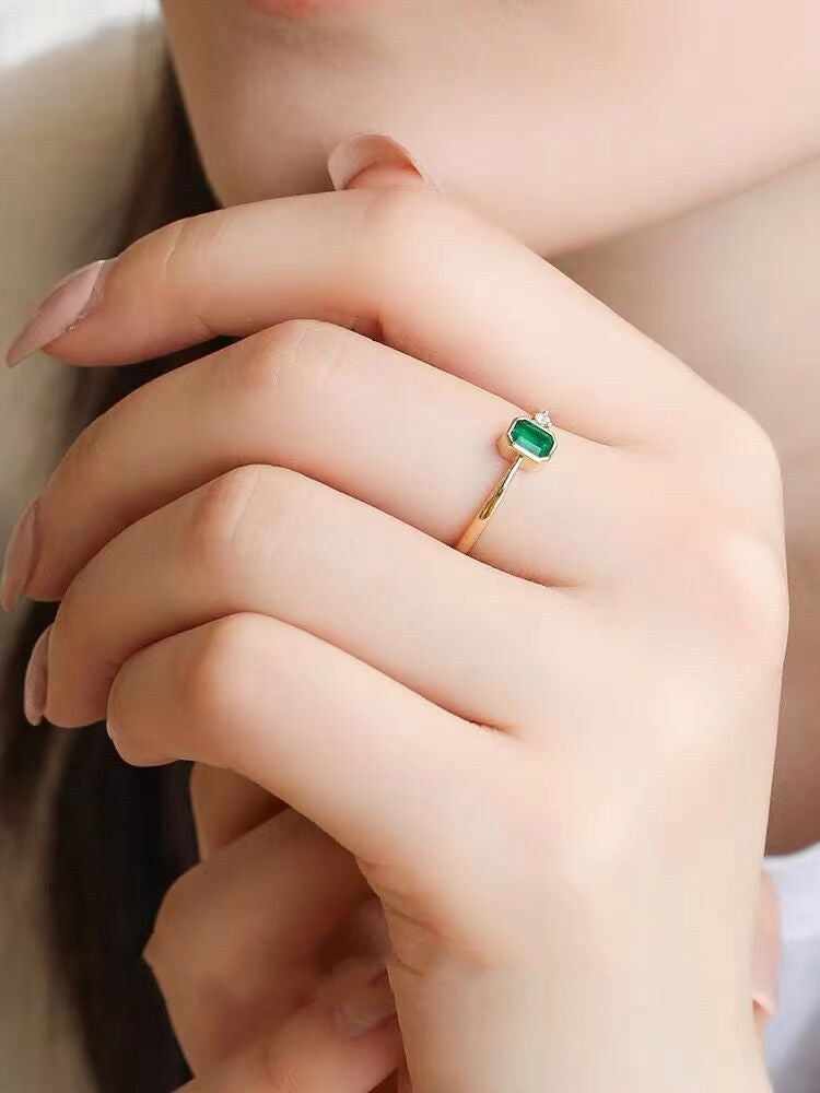 Vintage Emerald Ring For Women I Special Interest Design Copper Gold Plated Gemstone Inlay With Elegant Setting