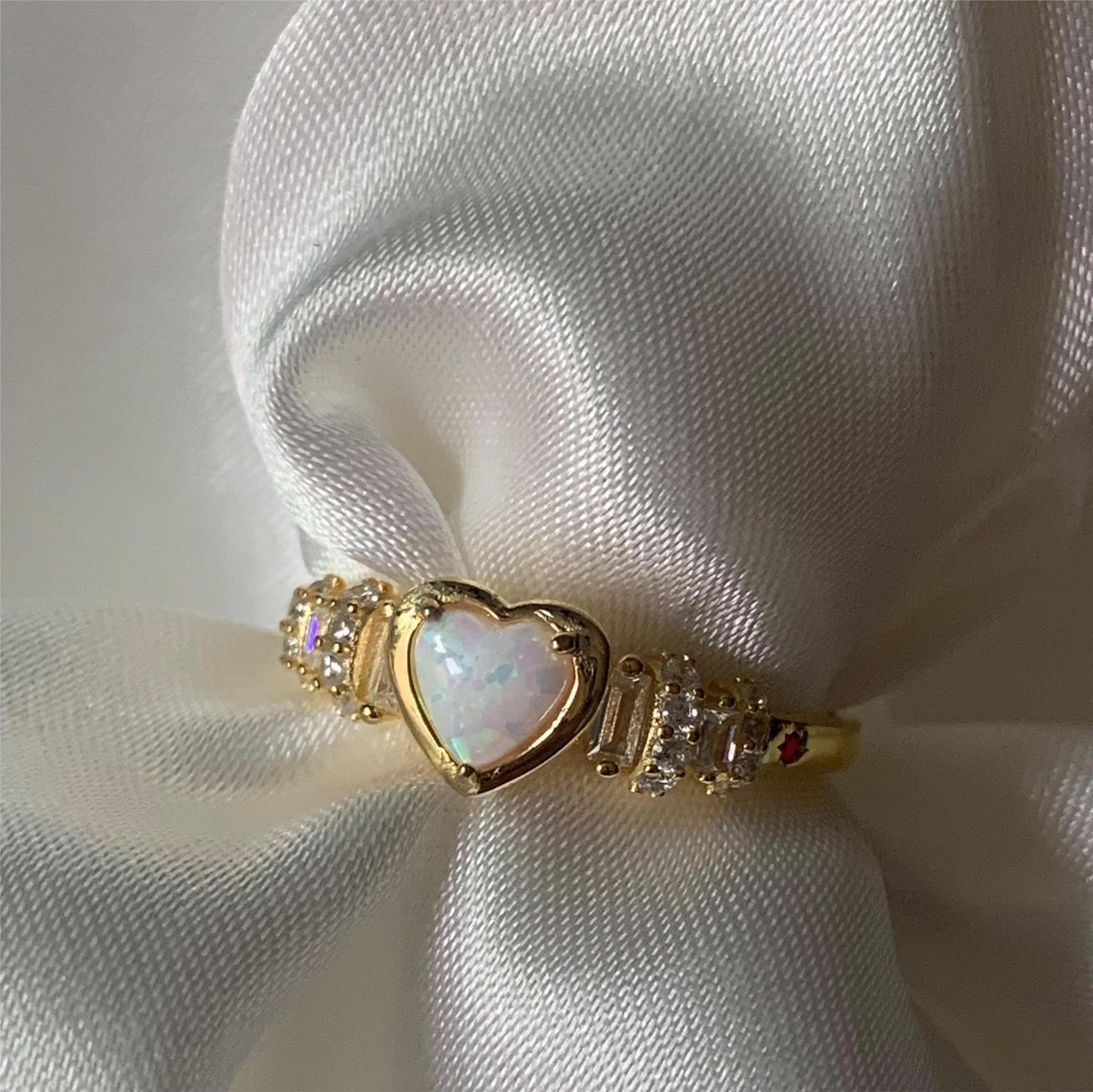 Women's Opal Ring with Zircon Ladies Fashion Copper Ring Elegant Design Blue and White Opal Ring for Her Jewelry Gift Adjustable Ring