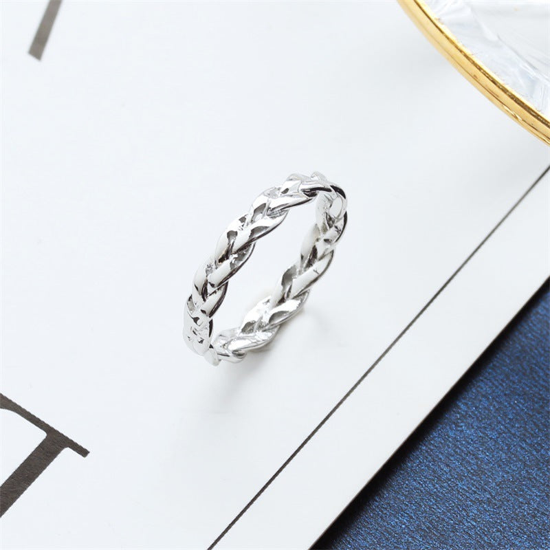 Unisex Twist Ring Simple Geometric Design Fashionable Look Electroplated Alloy Metal Rings Individually Packed