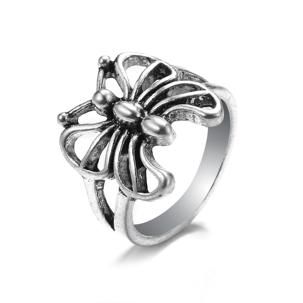 Unisex Heart Shaped Ring With Butterfly Or Spider Accent And Rose Skull Details Fashionable Accessory In Fashion