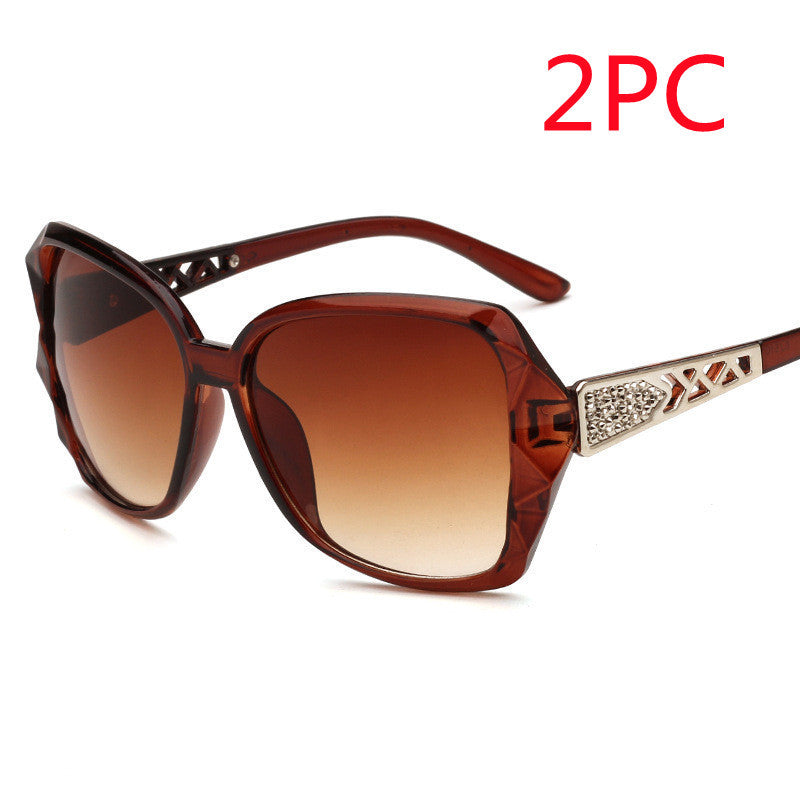 Womens Retro Sunglasses UV Protection Resin Lens PC Metal Frame Large Frame Design For Fashion Sun Glasses Now