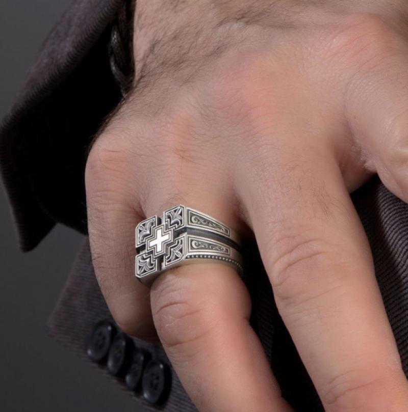 European And American Retro Carved Christian Mens Ring Plated Copper Finish Silver Tone Jewelry Fashion Accessory