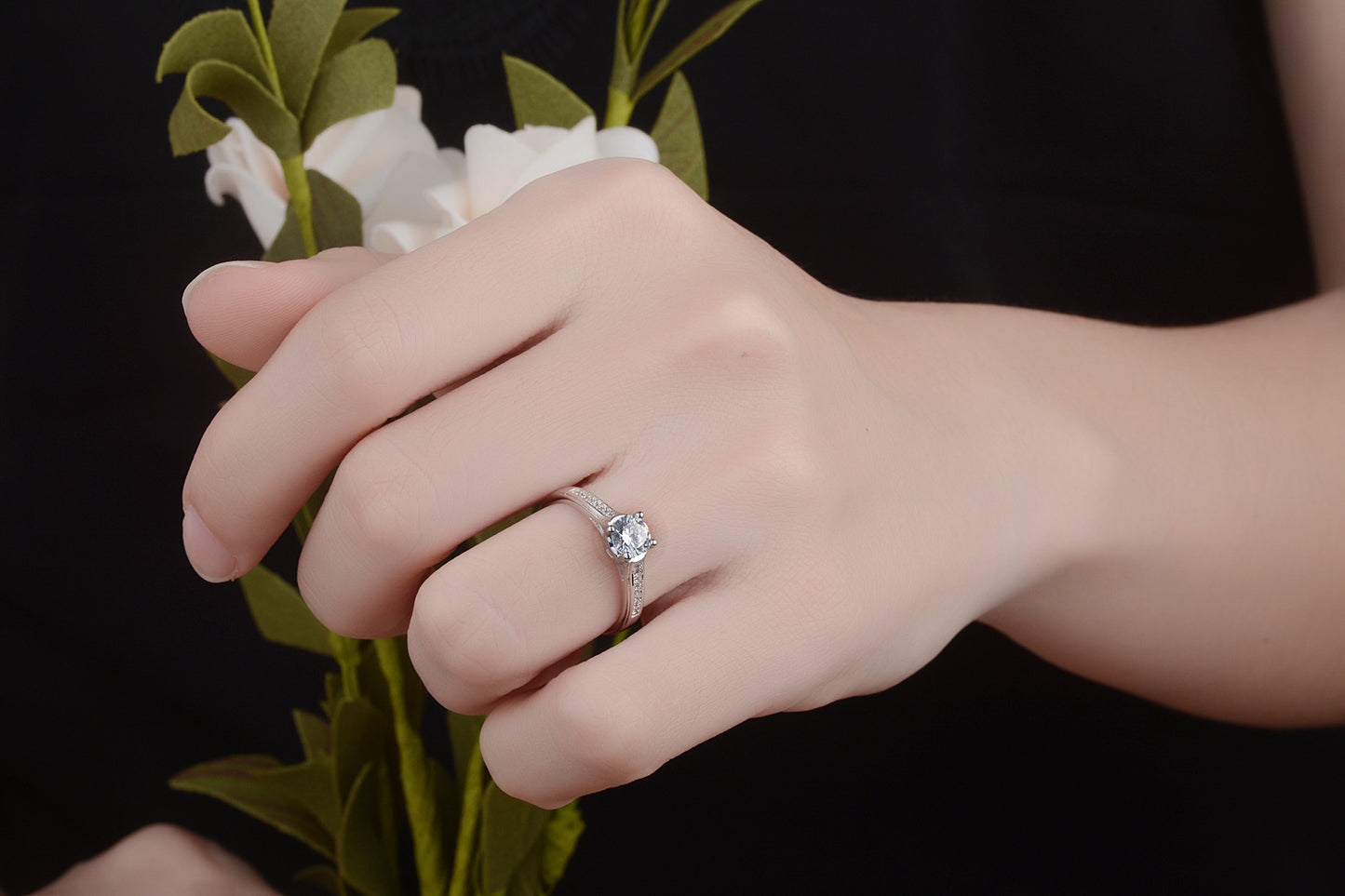 Elegant White Gold Ring 3mm Polished Metal Band Comfort Fit for Daily Wear and Special Occasions Timeless Design