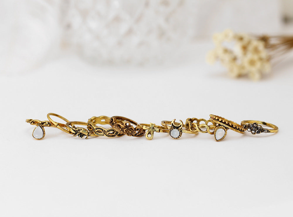 Unisex Animal Zodiac Rings Set Of 10 Alloy Inlaid Gemstone Animal Theme Rings Gift Rings Artificial Gem Stones