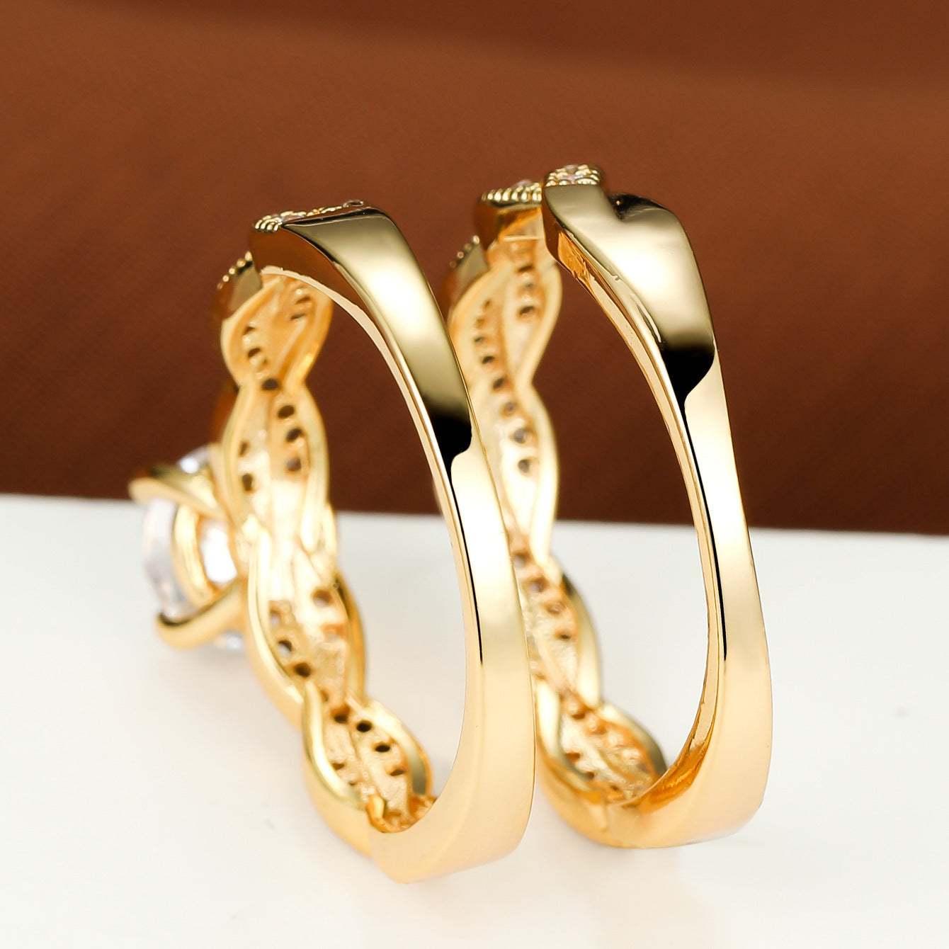 Golden Four Claw Round Cross Twist Ring For Women Copper Jewelry Two Piece Set Geometric Polished Wear Elegant
