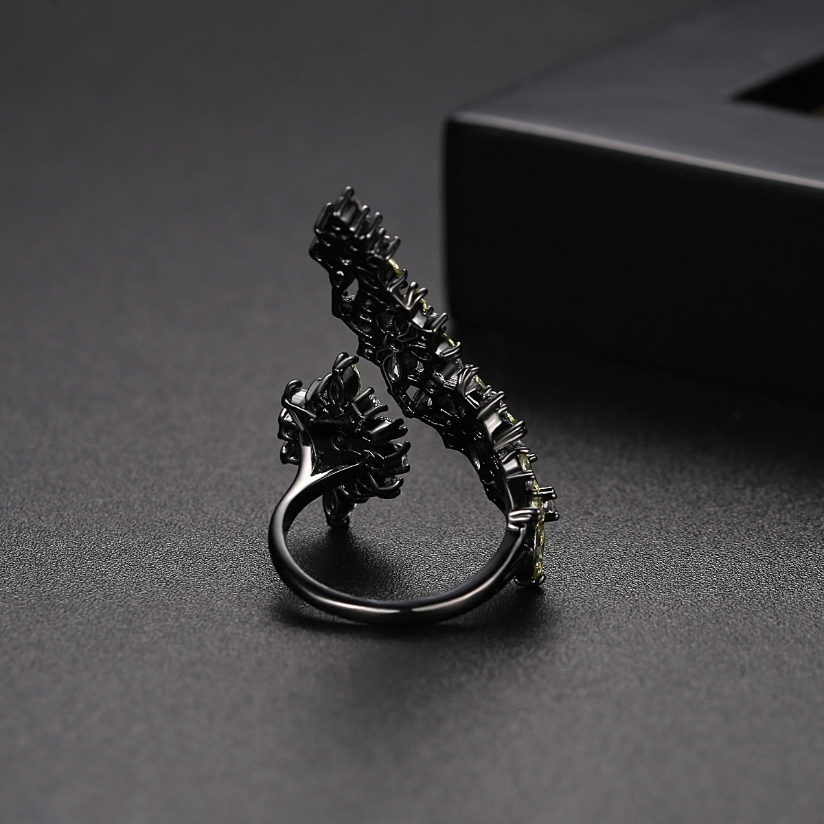 Adjustable Brass Zircon Female Creativity