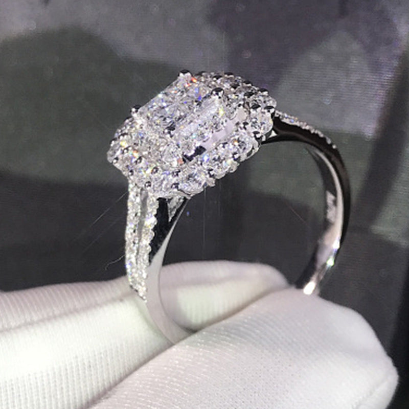 Princess Cut Simulated Diamond Ring Wedding Jewelry Electroplating Finish Individually Packed Metal Ring Metal