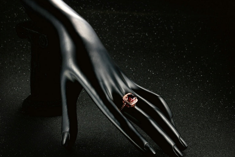 Womens Rose Gold Plated Ring With Micro Inlaid Zircon Geometric Design Elegant European American Accessory Jewelry