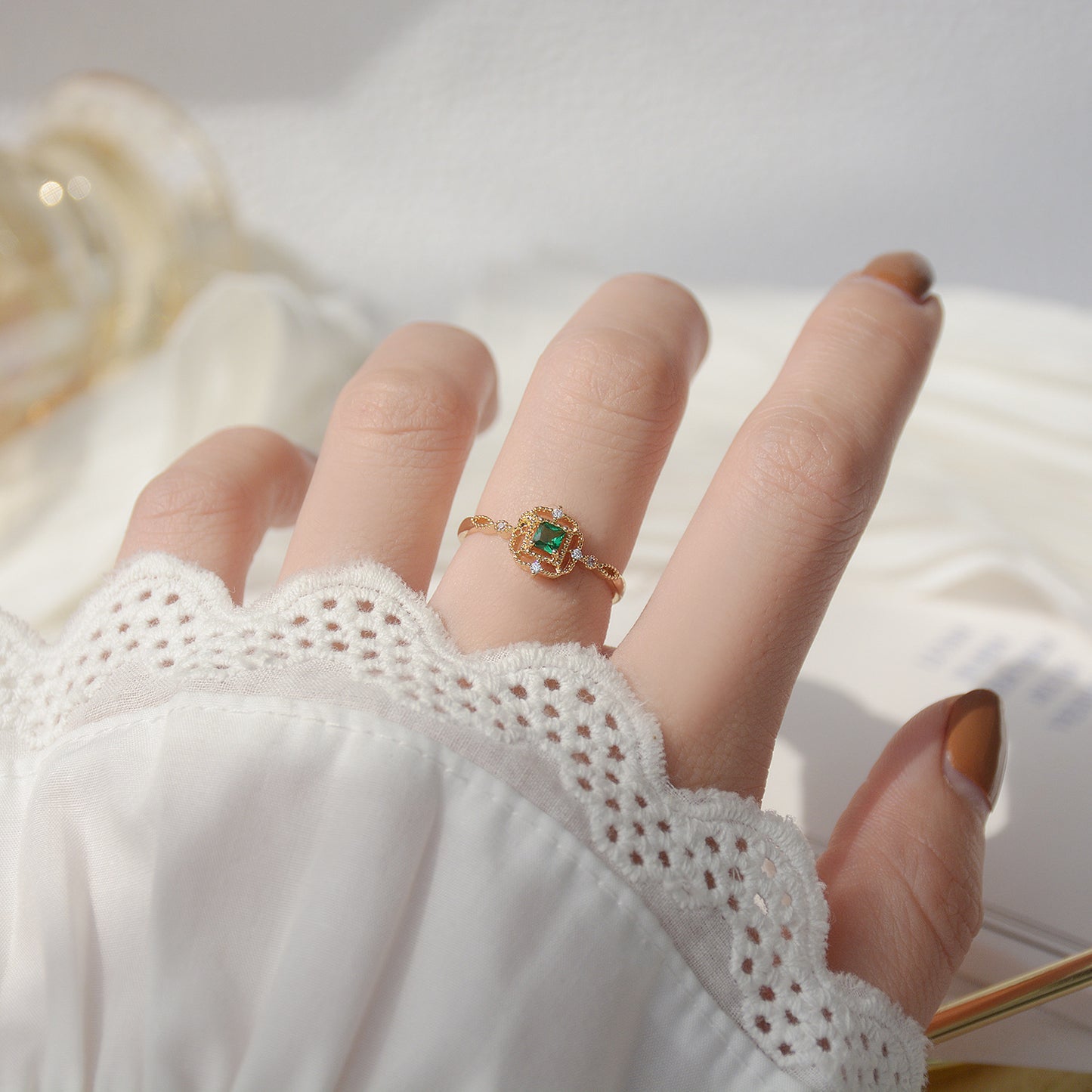 Emerald Love Heart Hollow Ring For Women With French Lace Retro Style Jewelry Adjustable Ring In Emerald Stone