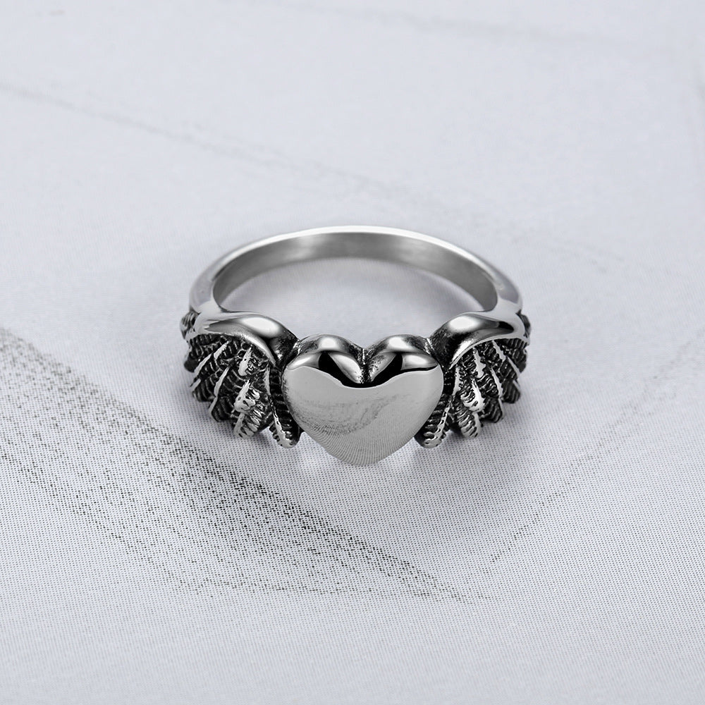 Heart-shaped wings locomotive ladies ring