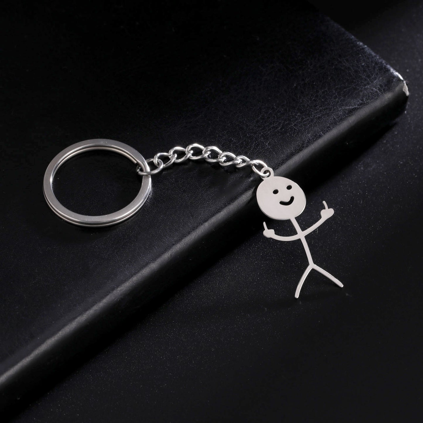 Womens Keychain Pro Cute Smiling Face Figurine Pendant Stainless Steel Accessory Korean Fashion Key Ring Charm