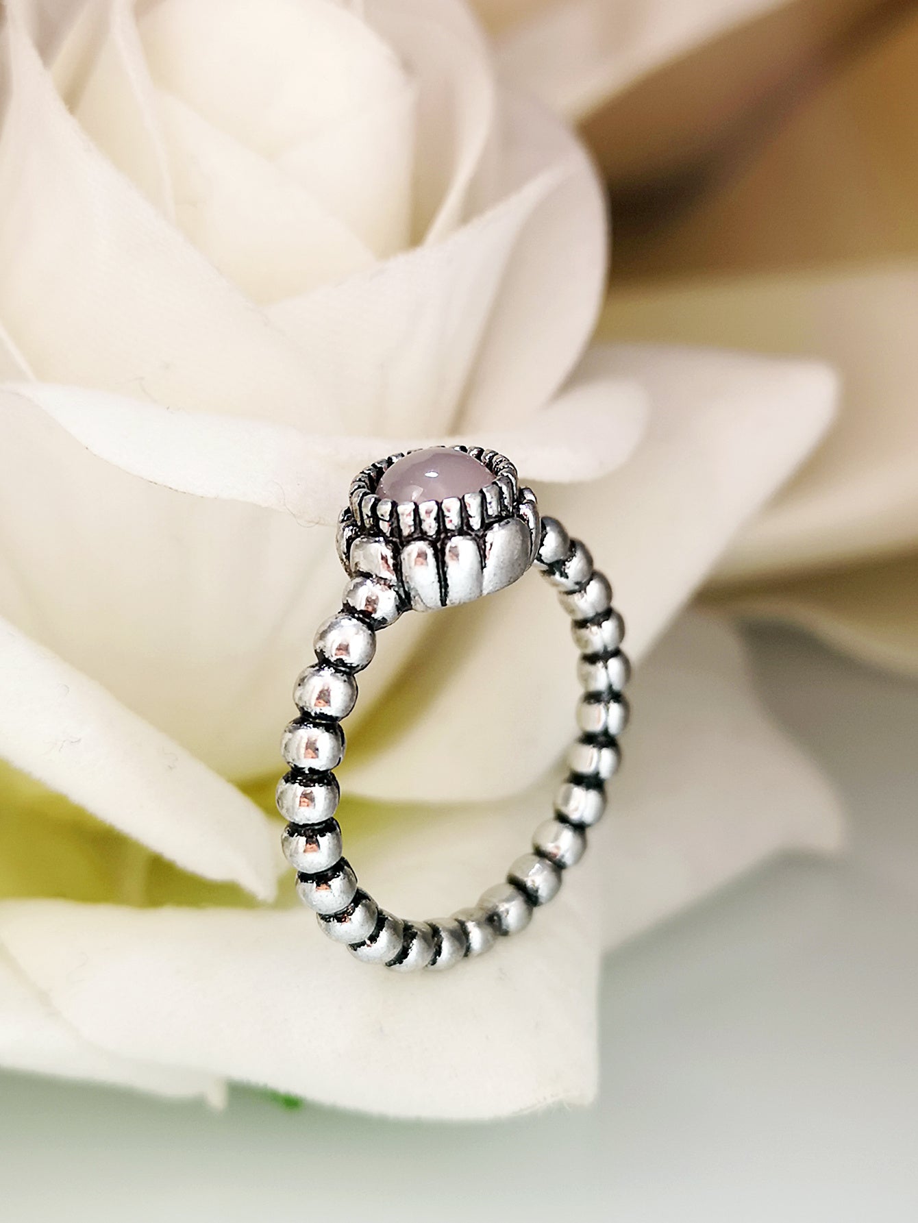 Womens Rose Gold Geometric Alloy Ring With Resin Electroplated Jewelry Individually Packed Rose Gold Ring Style