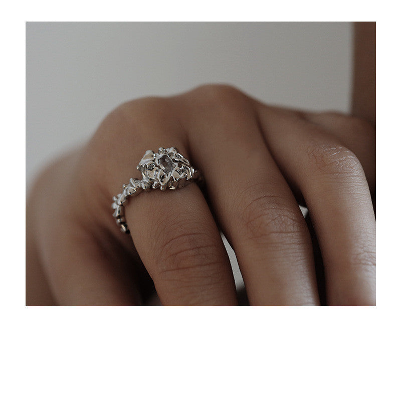 Womens Adjustable Ring Lava Design Zircon Inlaid Gold Plated Brass Ring With Rhinestones Geometry Gem Elements Jewelry