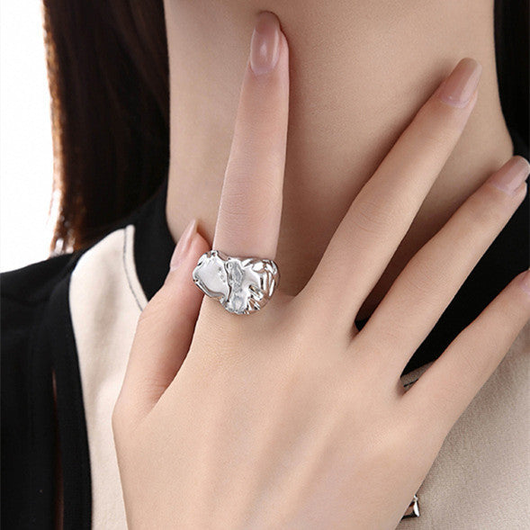 Women's Fashion Ring Electroplated Silver Alloy Ring for Her Pleated Band Ring Elegant Jewelry Gift for Women and Girls Daily Wear Fashionable Accessory