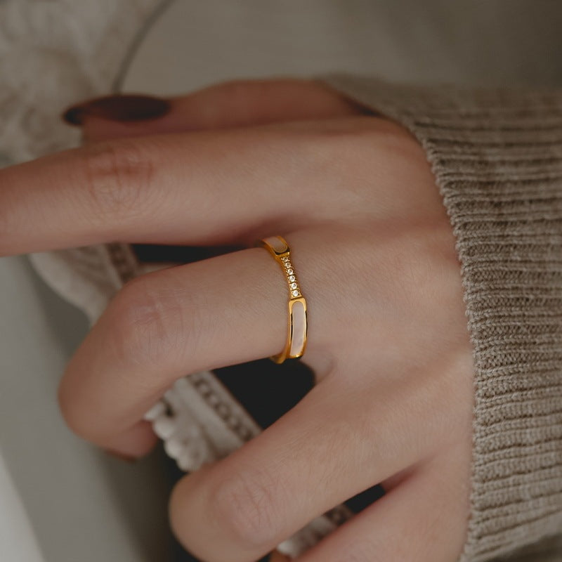 Titanium Steel White Fritillary Ring For Women Elegant With Six Diamond White Shell Accents In Gold Or Rose Gold