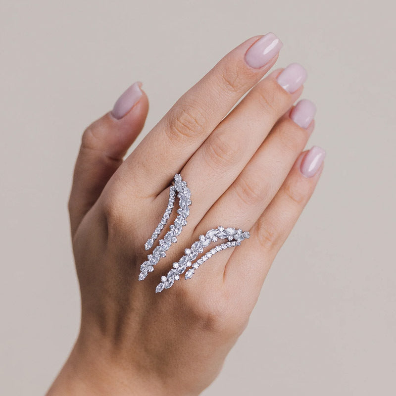 Womens Zircon Ring Diamond Accent Luxury Bridal Ring Wedding Jewelry Electroplated Silver Geometric Ring for Her Elegant Anniversary Ring Gift