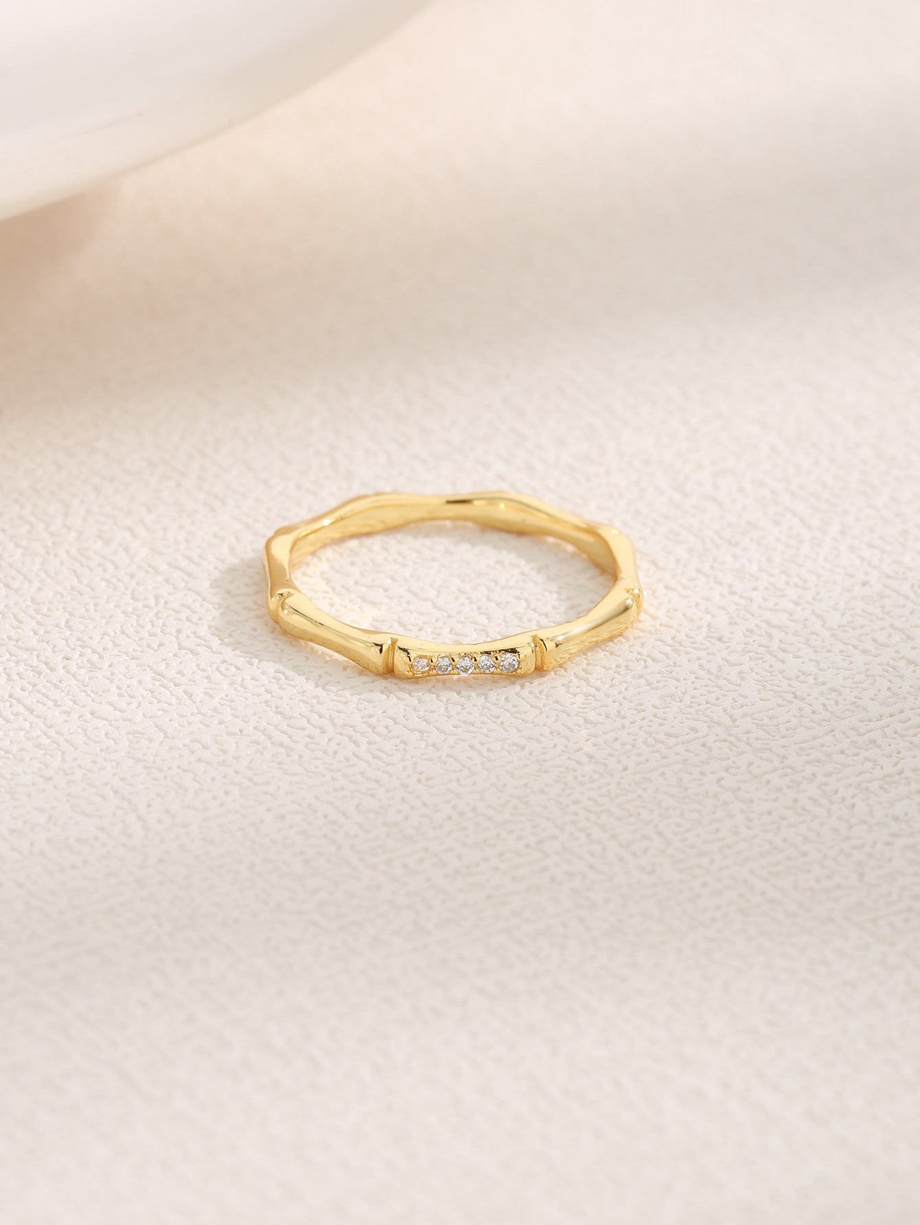 Unisex Silver Ring Bone Knot Design Electroplated Finish Simple Ring For Everyday Wear Affordable Luxury Style