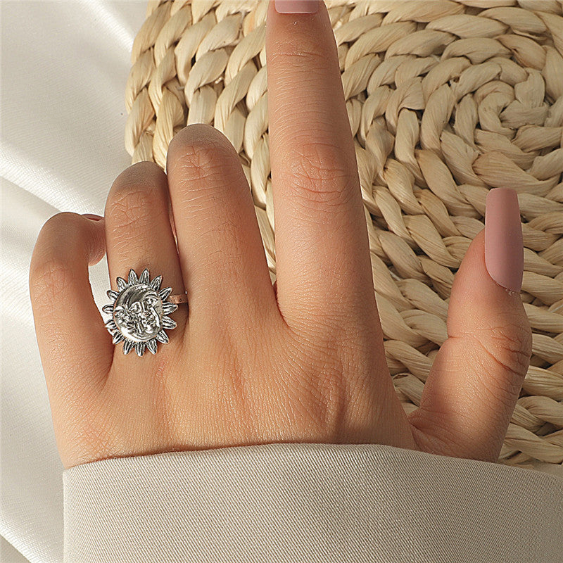 Vintage Abstract Face Ring Geometric Alloy Electroplated Jewelry Fashion Statement Ring With Unique Creative Design