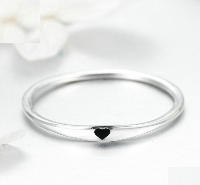 S925 Sterling Silver Ring for Ladies Simple Love Heart Design White Silver Ring Sizes 5 to 10 European and American Style Jewelry Gift for Her