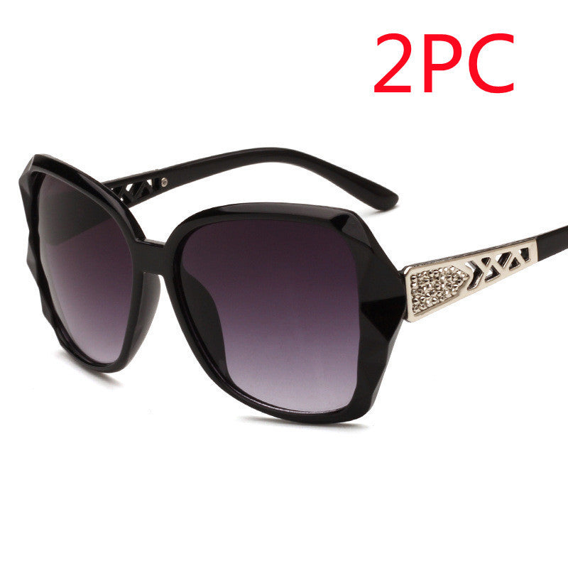 Womens Retro Sunglasses UV Protection Resin Lens PC Metal Frame Large Frame Design For Fashion Sun Glasses Now