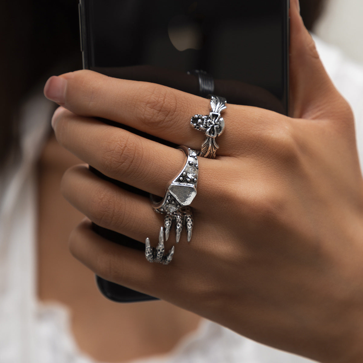 Womens Fashion Ring Set Gold Tone Jewelry With Skull And Eagle Claw Design Statement Rings For Women Fashion Gift