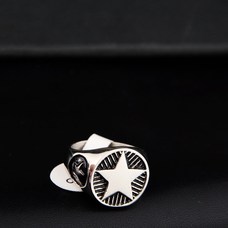 Unisex Stainless Steel Ring with Five Pointed Star Round Design Hip Hop Statement Ring Silver and Golden for Men and Women Fashion Jewelry