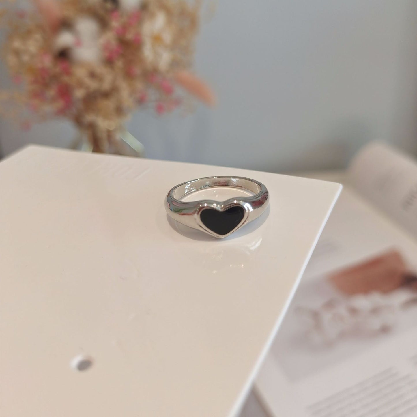 Womens Geometric Ring Hollow Metal Alloy Ring With Gems Electroplated Fashion Ring Elegant Design Party Trends