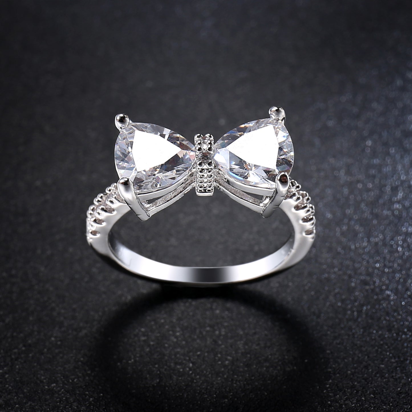 Womens Zircon Bow Ring Copper Jewelry White Stone Inlaid Platinum White Gold Finish European American Style Elegant