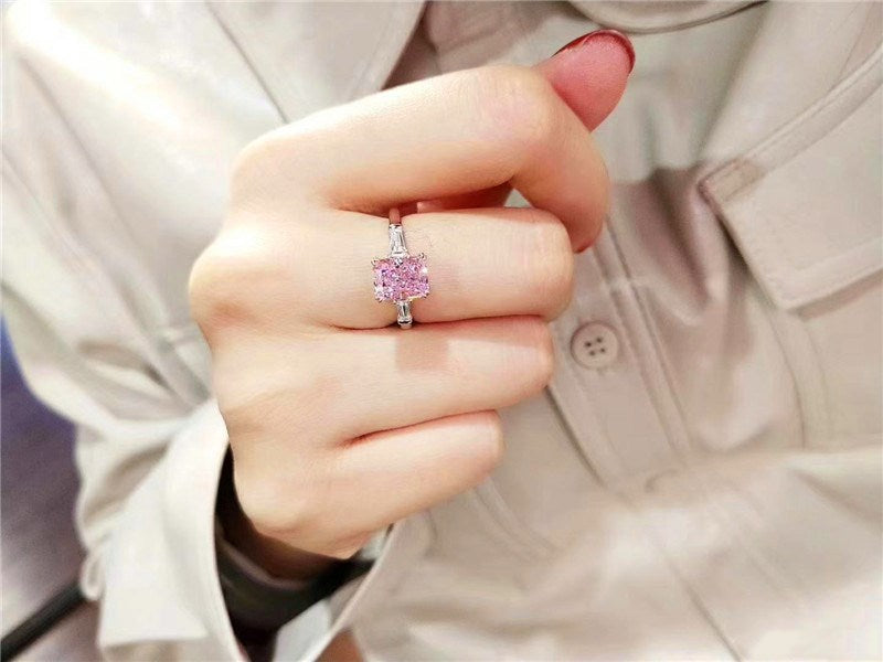 Women's Yellow Diamond White Gold Rectangular Ring Imitation Mossambique 3 Carat Ladder Diamond Ring