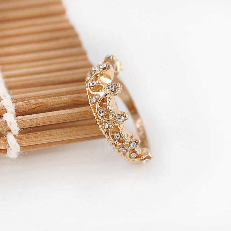 Womens Diamond Crown Ring Hollow Alloy Jewelry Silver Or Gold Metal Trendy Fashion Ring Elegant Classic Styles