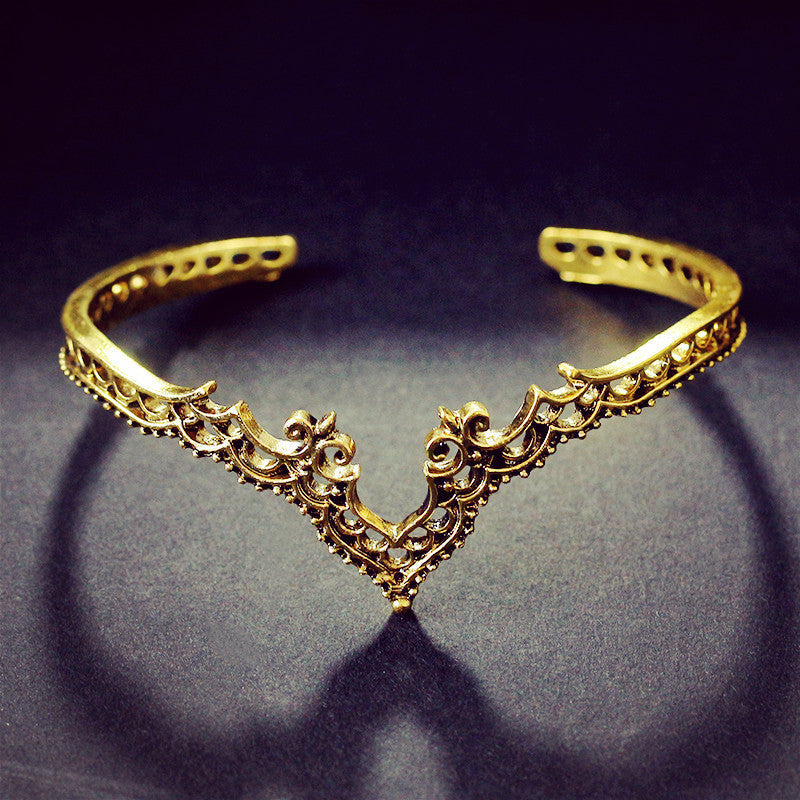 Unisex Vintage Bracelet Openwork Lace Electroplated Metal Heart Shaped Carved Design Anniversary Gifts For All