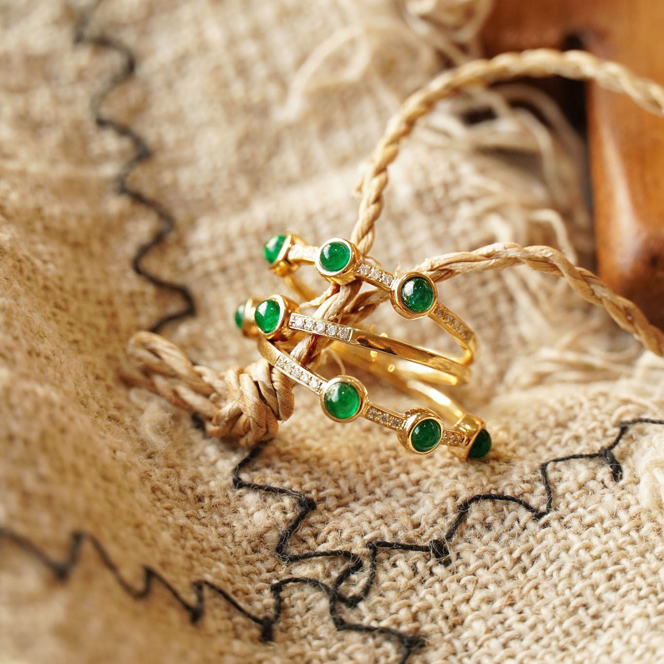 Sterling Silver Green Gemstone Ring For Women Vintage Geometric Electroplated Gold Finish S925 Jewelry Gift Box