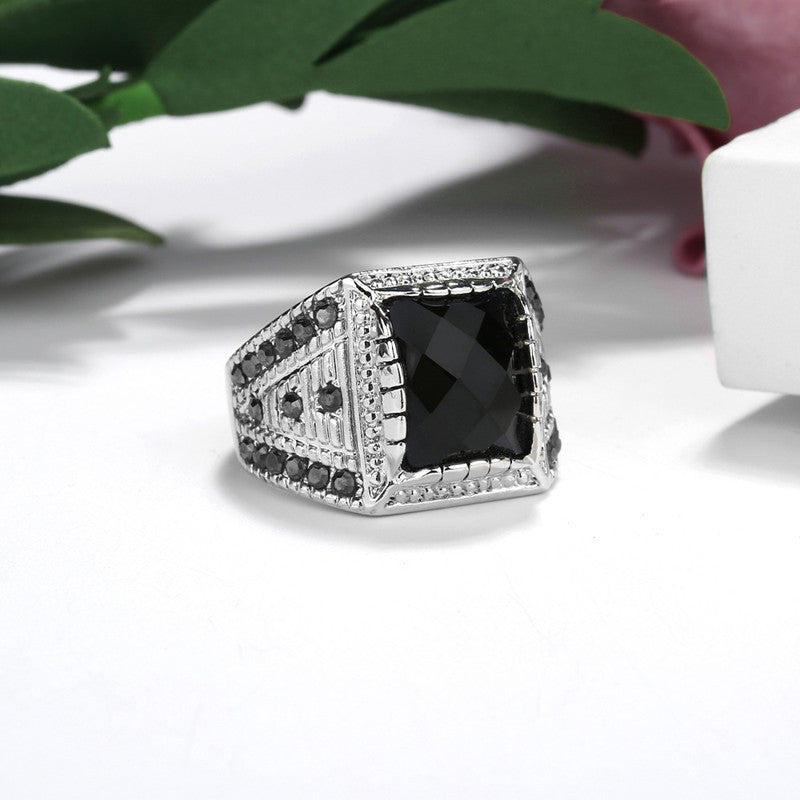 Silver Plated Geometric Ring with Black Gem Inlay Alloy Electroplated Fashion Jewelry European Inspired Wear Everyday