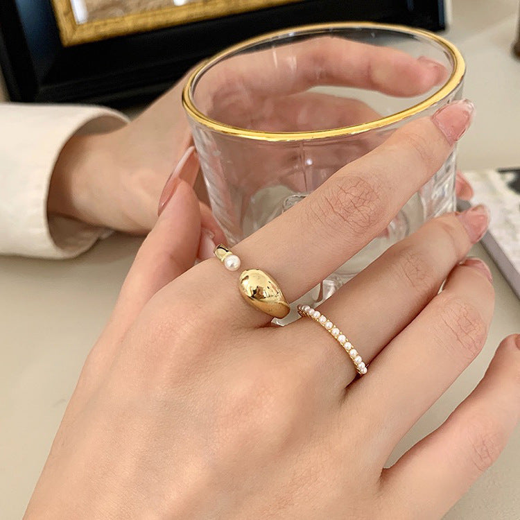 Womens Vintage Pearl Metal Ring Gold Plated French Style Ins Design Jewelry Accessory Elegant Fashionable Look